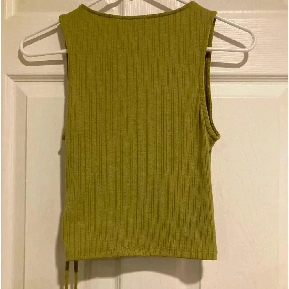 New Forever 21 Women’s Green Crop Top Sleeveless Sz. Small NWT - Picture 2 of 6